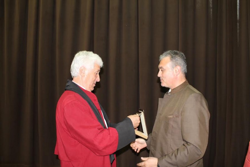 honoris1.jpg